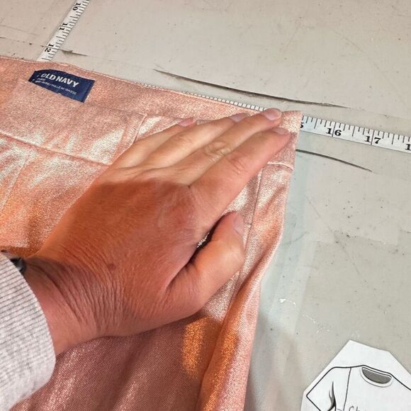 Old Navy Mid-Rise Coated Pixie Ankle Pants for Women Metallic Rose Gold Size 4 - Picture 10 of 13